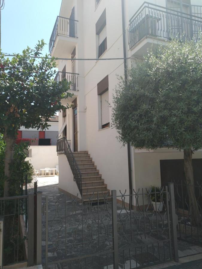 Casa "I Due Ulivi" Villa Fastiggi Pesaro Dış mekan fotoğraf